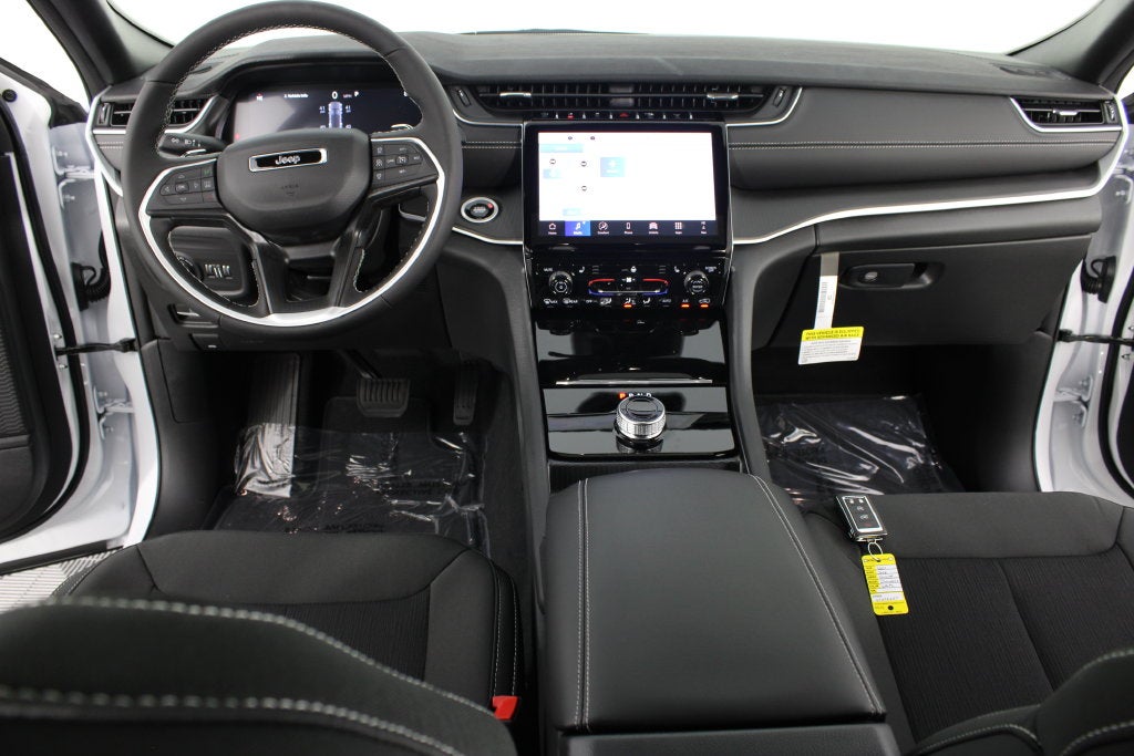 2027 Jeep Grand Cherokee Laredo X
