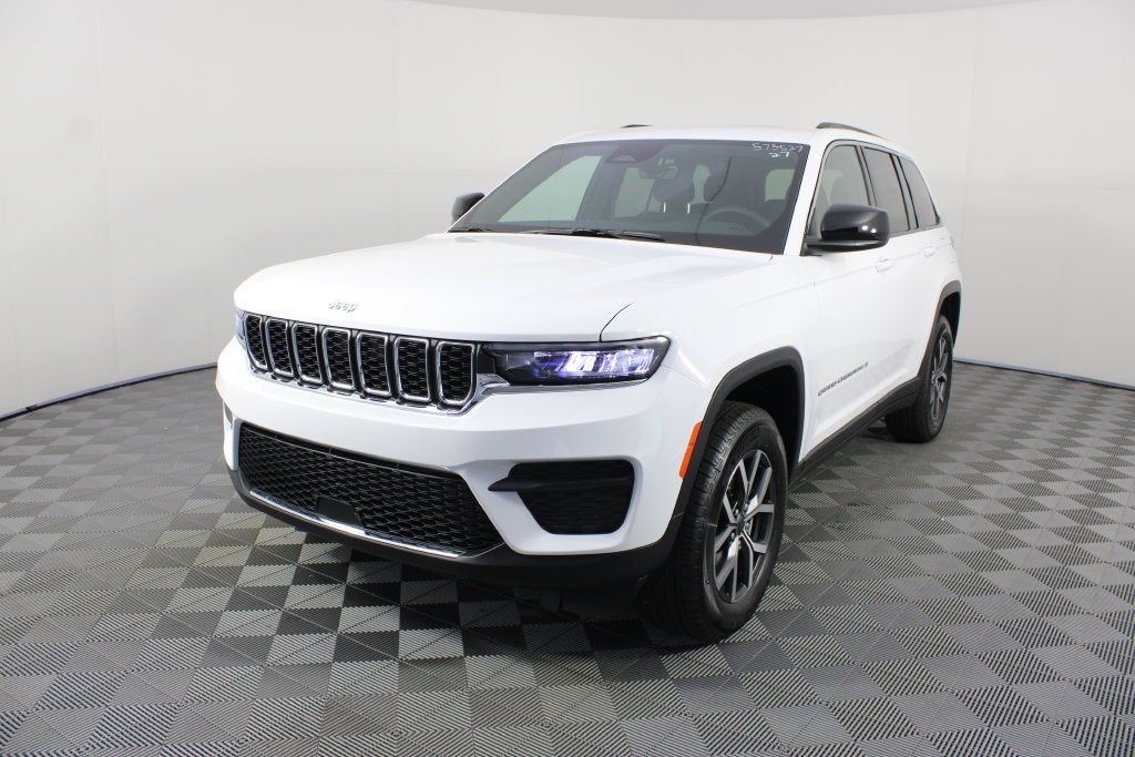 2027 Jeep Grand Cherokee Laredo X