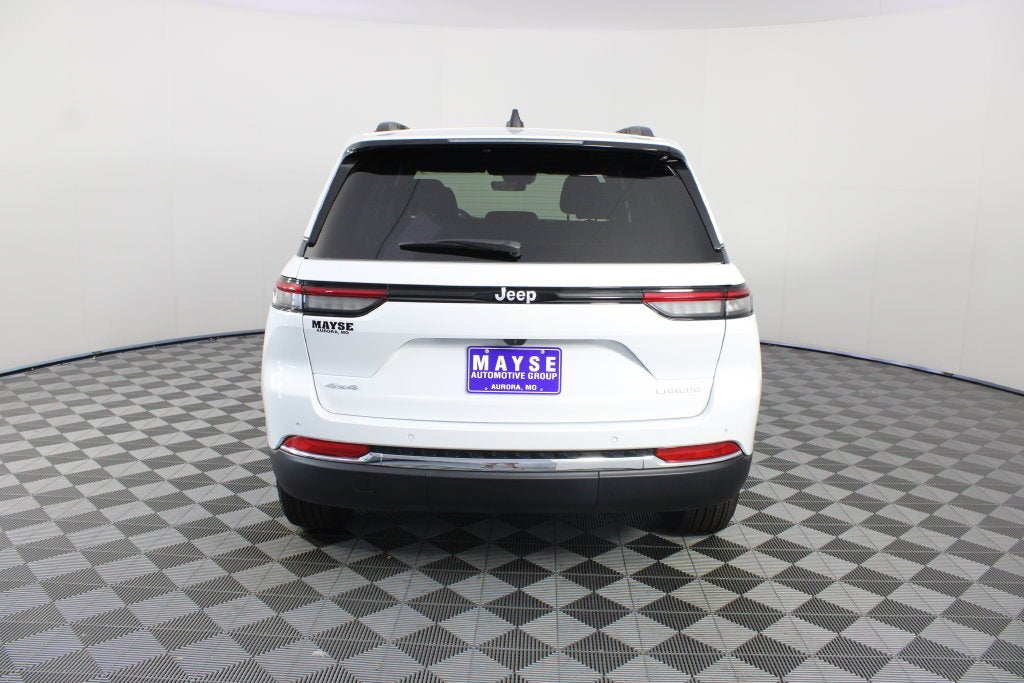 2027 Jeep Grand Cherokee Laredo X