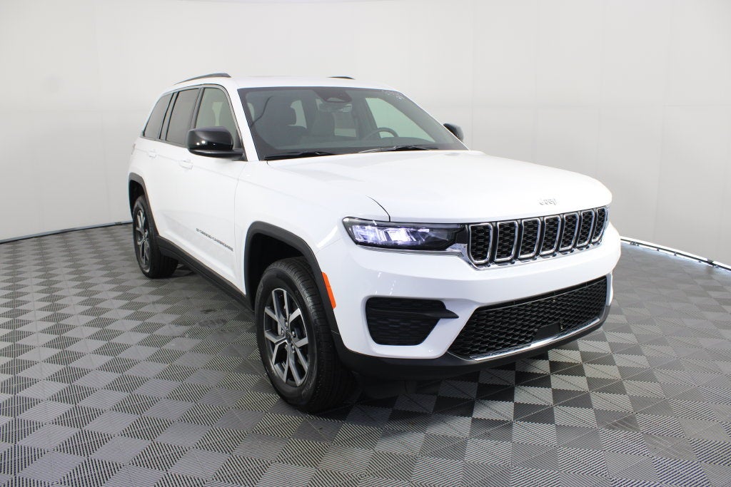 2027 Jeep Grand Cherokee Laredo X