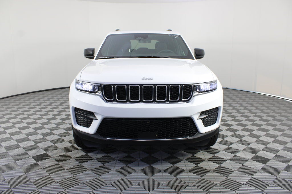 2027 Jeep Grand Cherokee Laredo X