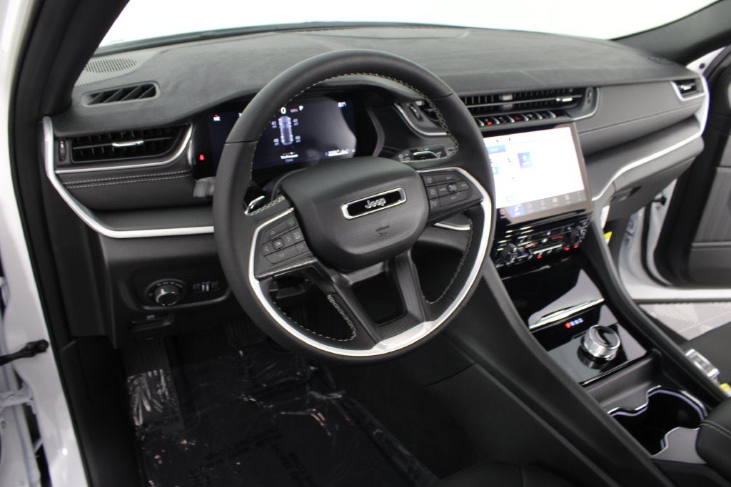 2027 Jeep Grand Cherokee Laredo X