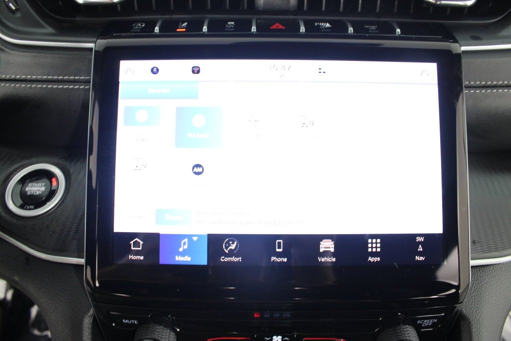 2027 Jeep Grand Cherokee Laredo