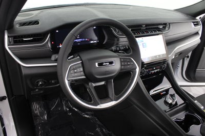 2027 Jeep Grand Cherokee Laredo