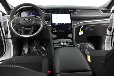 2027 Jeep Grand Cherokee Laredo