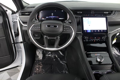2027 Jeep Grand Cherokee Laredo