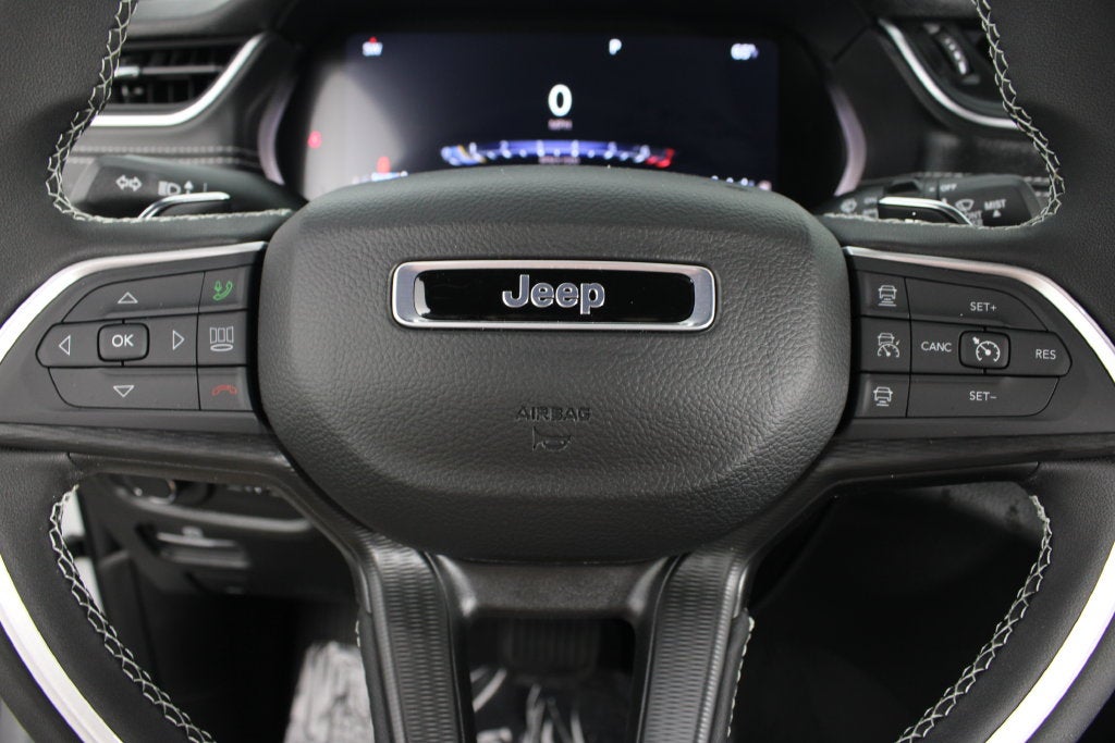 2027 Jeep Grand Cherokee Laredo