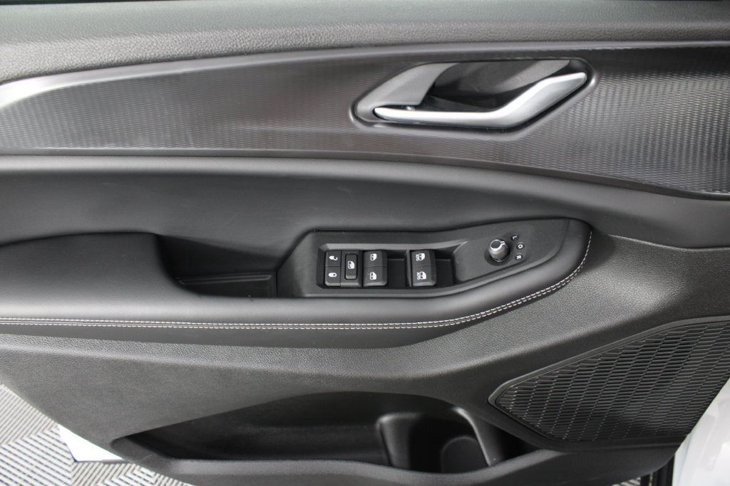 2027 Jeep Grand Cherokee Laredo