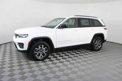 2027 Jeep Grand Cherokee Laredo