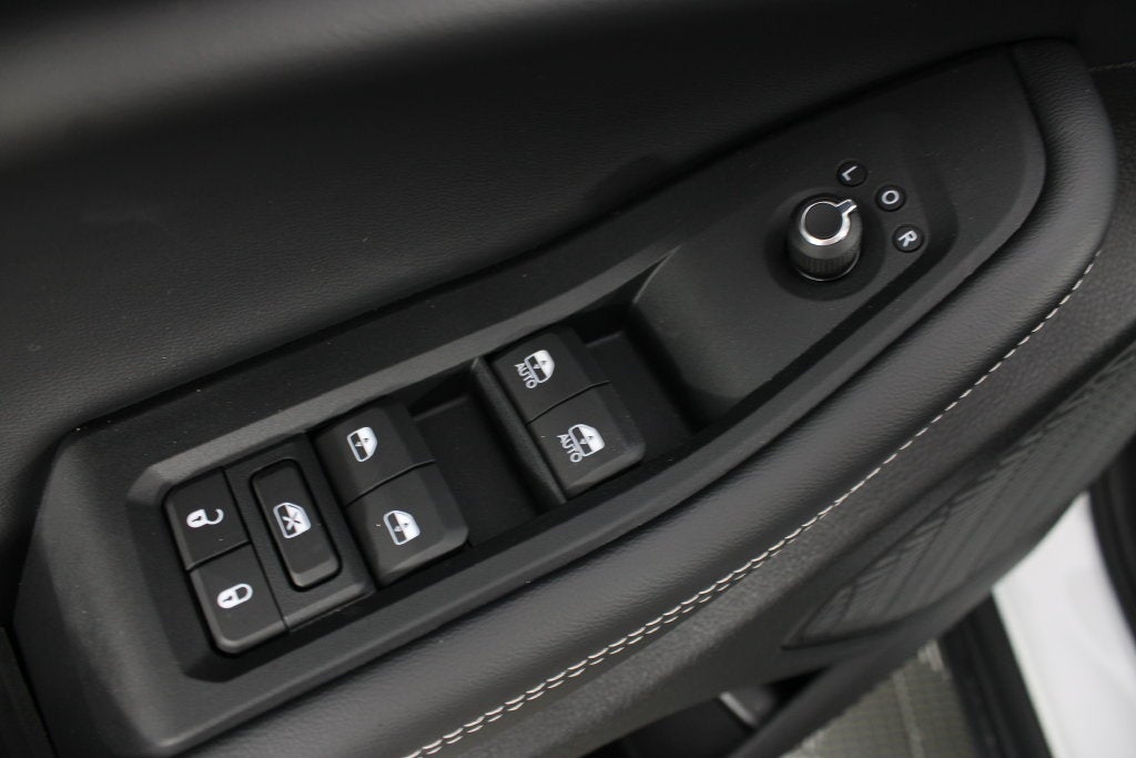 2027 Jeep Grand Cherokee Laredo