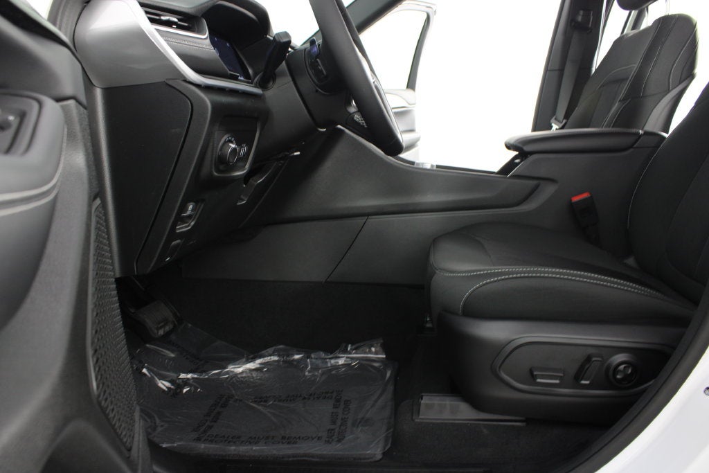 2027 Jeep Grand Cherokee Laredo
