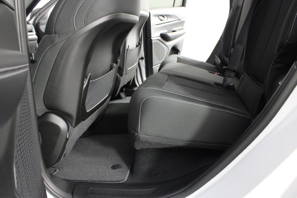 2027 Jeep Grand Cherokee Laredo