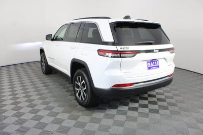 2027 Jeep Grand Cherokee Laredo