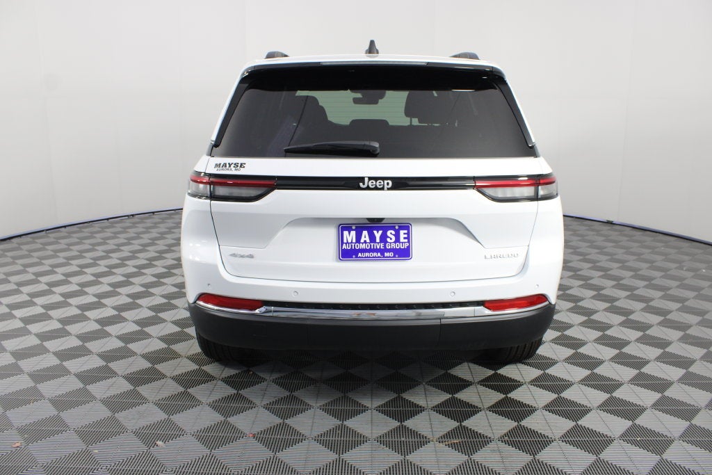 2027 Jeep Grand Cherokee Laredo