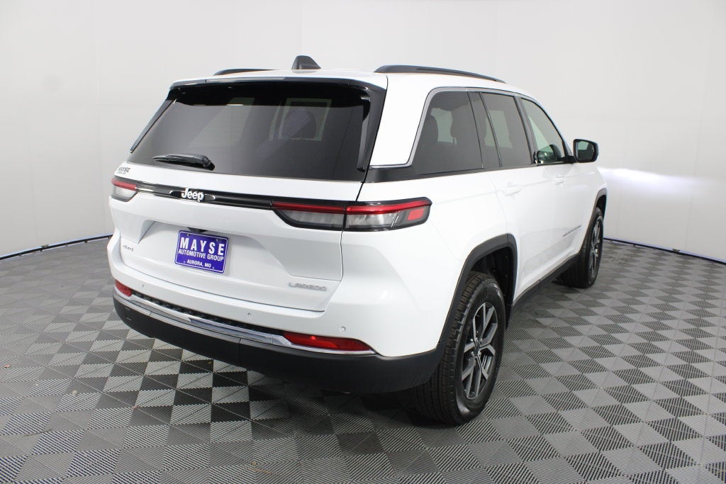 2027 Jeep Grand Cherokee Laredo