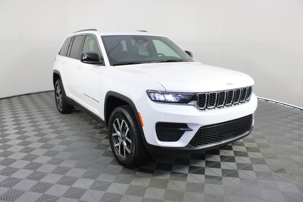 2027 Jeep Grand Cherokee Laredo