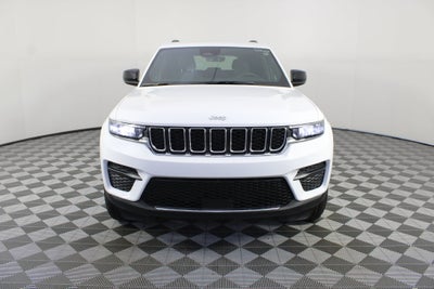 2027 Jeep Grand Cherokee Laredo