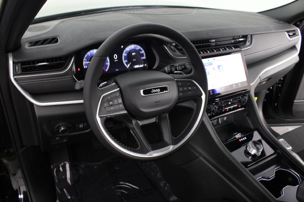 2027 Jeep Grand Cherokee Laredo X