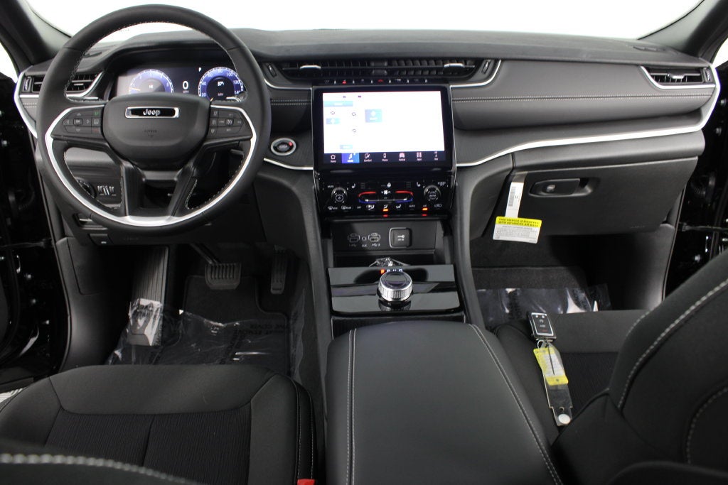 2027 Jeep Grand Cherokee Laredo X