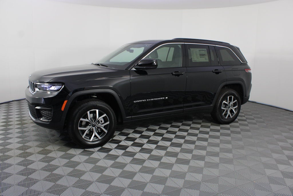 2027 Jeep Grand Cherokee Laredo X
