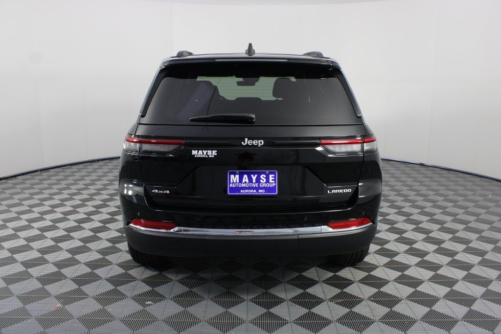 2027 Jeep Grand Cherokee Laredo X