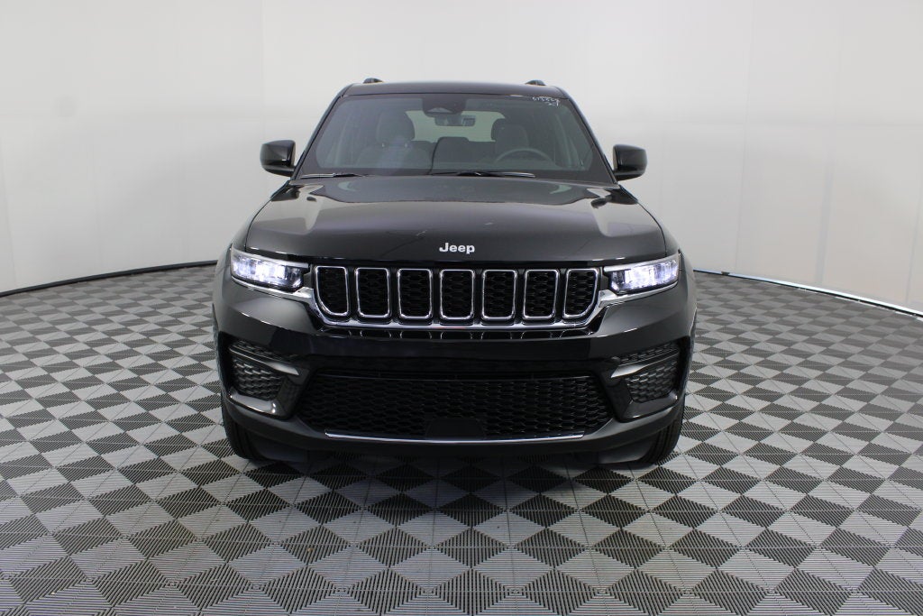 2027 Jeep Grand Cherokee Laredo X