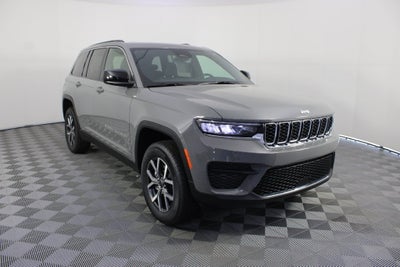 2027 Jeep Grand Cherokee Laredo