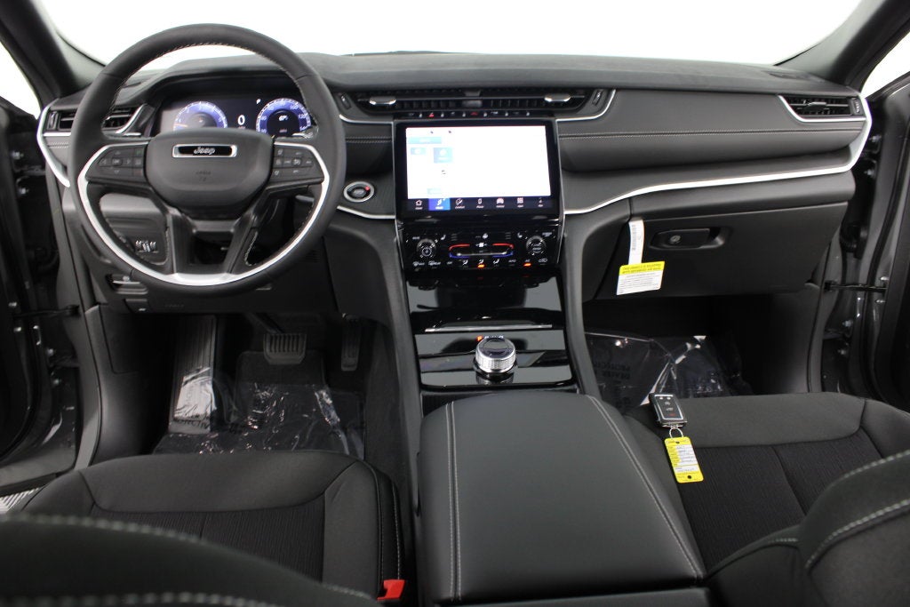 2027 Jeep Grand Cherokee Laredo X