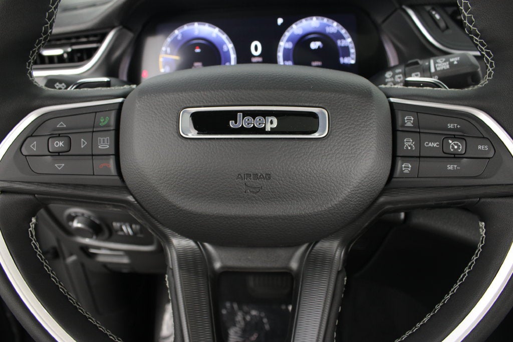 2027 Jeep Grand Cherokee Laredo X