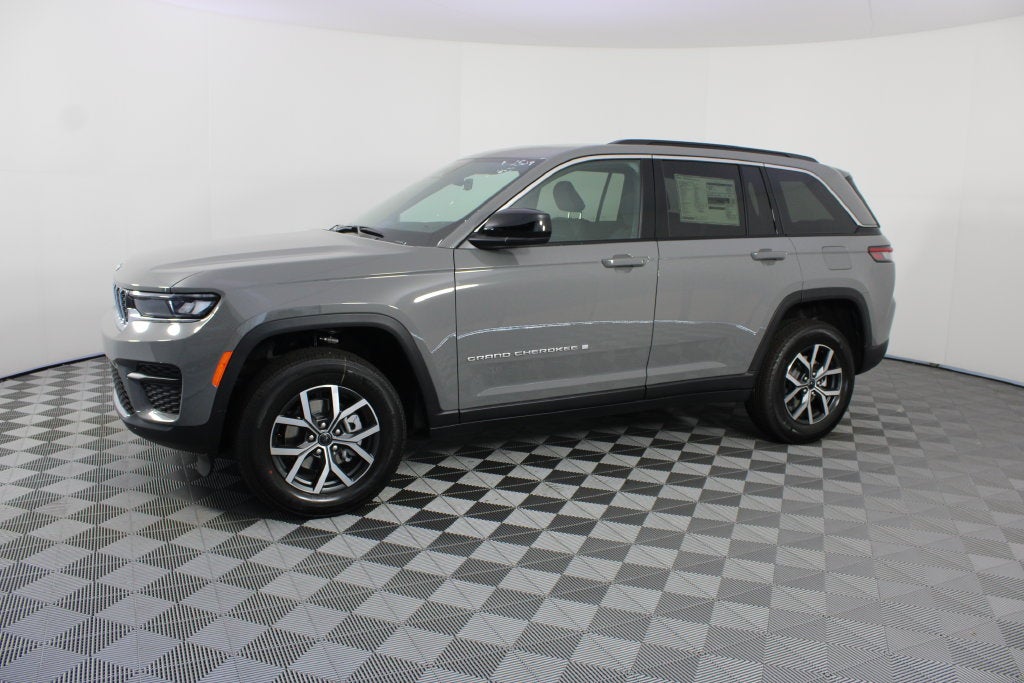 2027 Jeep Grand Cherokee Laredo X