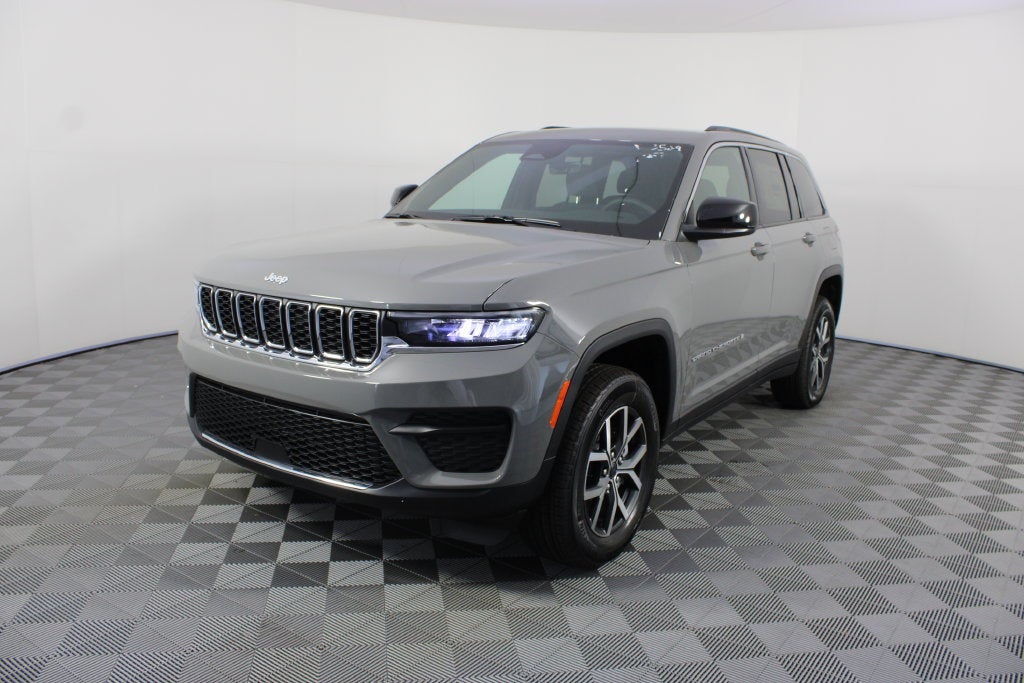 2027 Jeep Grand Cherokee Laredo X