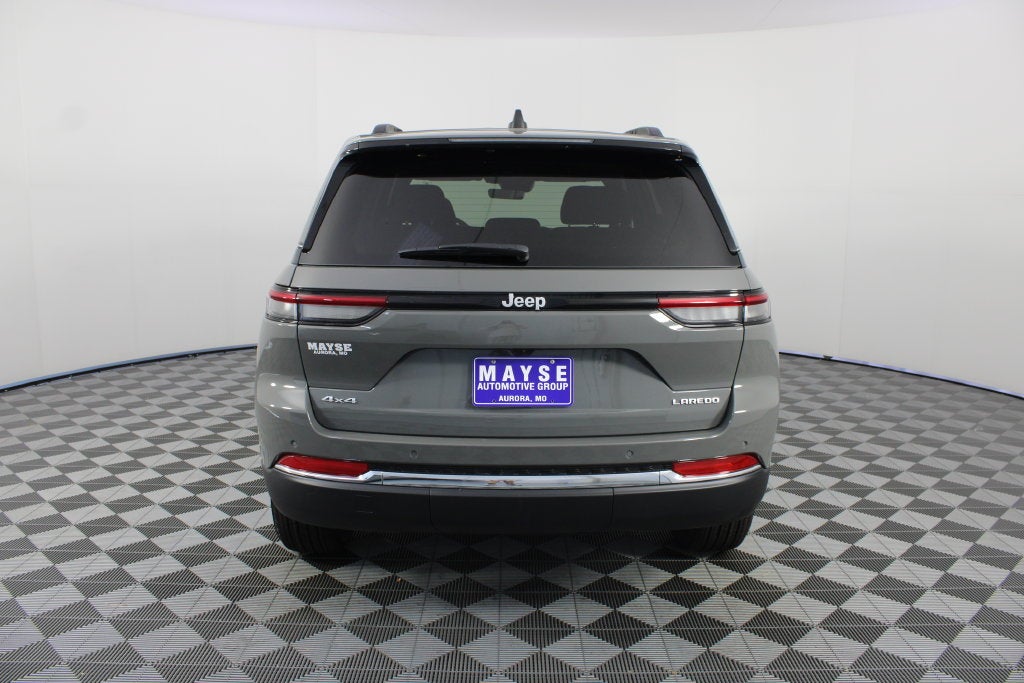 2027 Jeep Grand Cherokee Laredo X