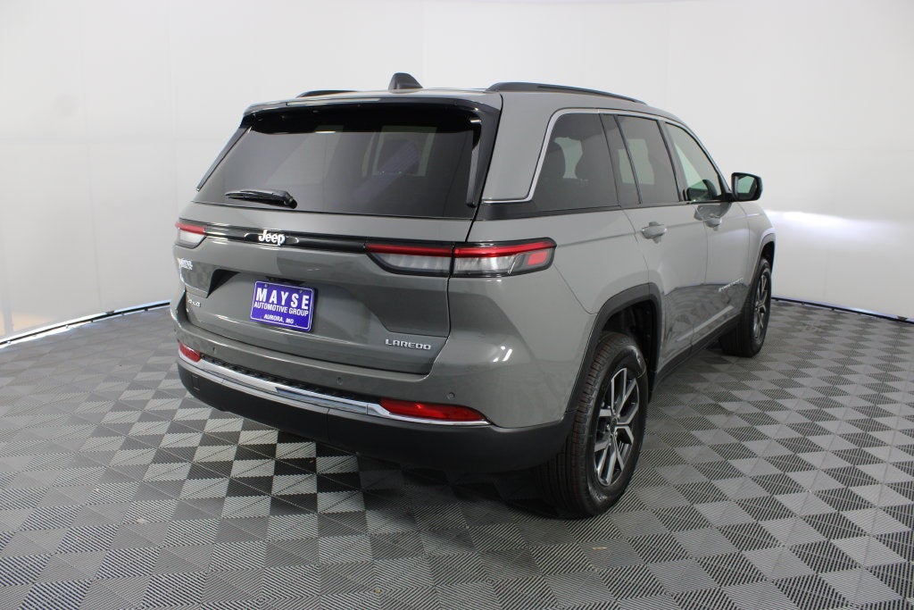 2027 Jeep Grand Cherokee Laredo X