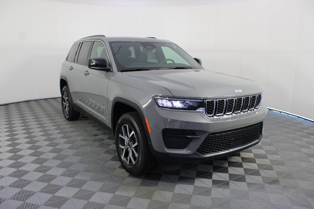 2027 Jeep Grand Cherokee Laredo X