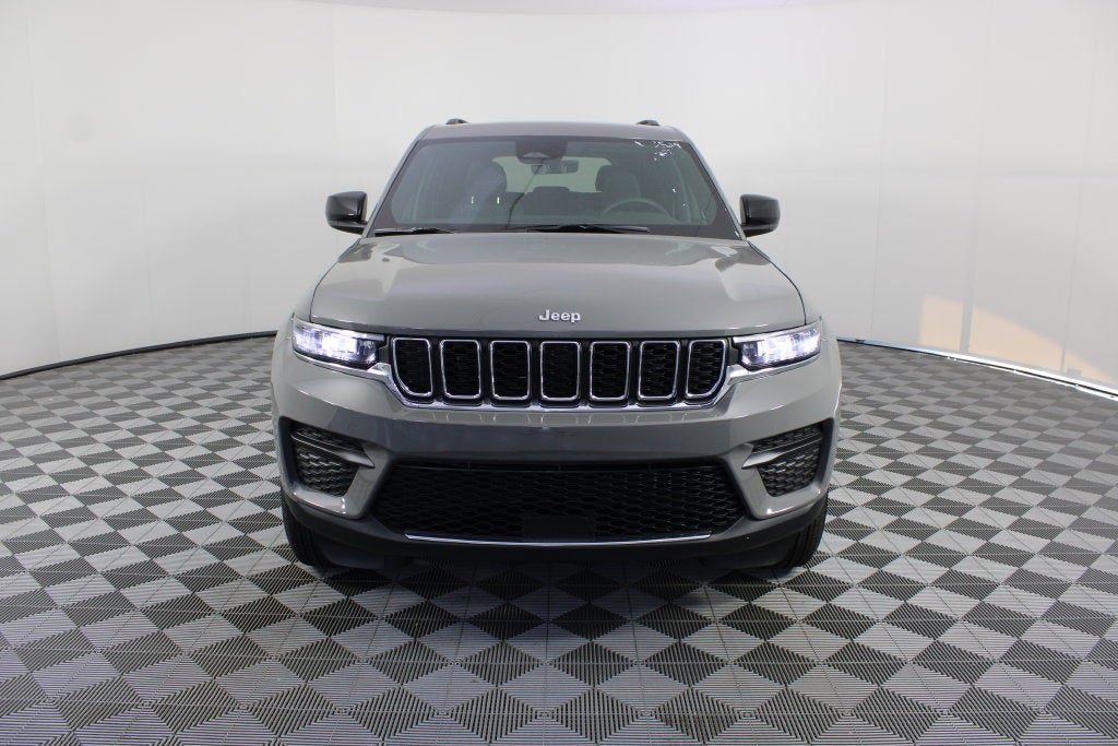 2027 Jeep Grand Cherokee Laredo X