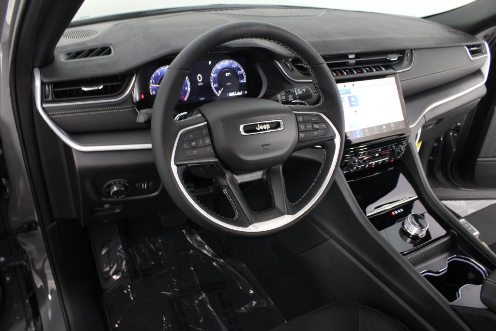 2027 Jeep Grand Cherokee Laredo X