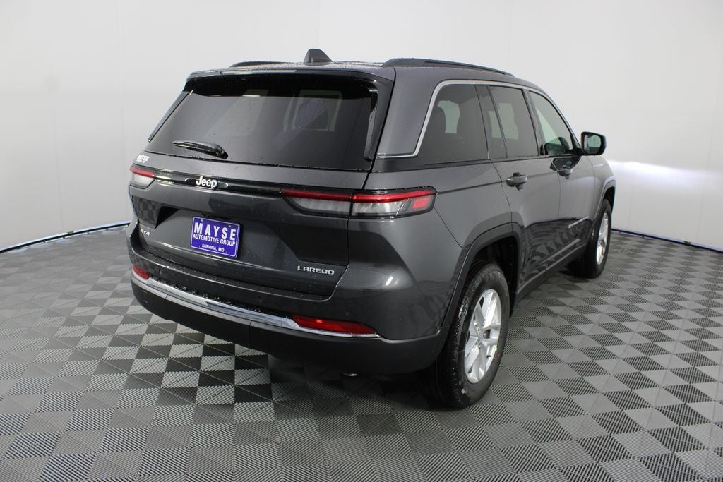 2026 Jeep Grand Cherokee Laredo