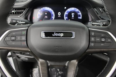 2027 Jeep Grand Cherokee Laredo Altitude