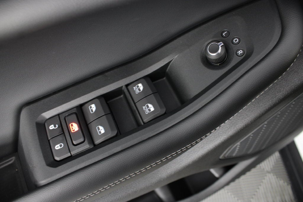 2027 Jeep Grand Cherokee Laredo Altitude