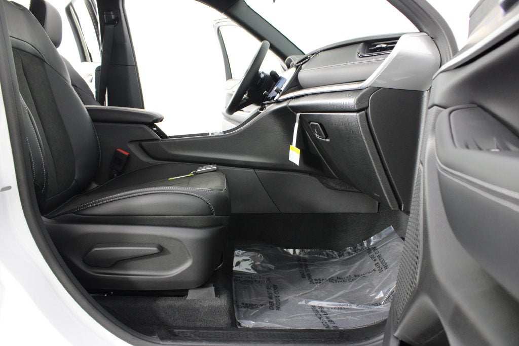 2027 Jeep Grand Cherokee Laredo Altitude