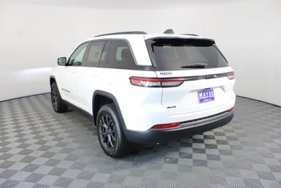 2027 Jeep Grand Cherokee Laredo Altitude