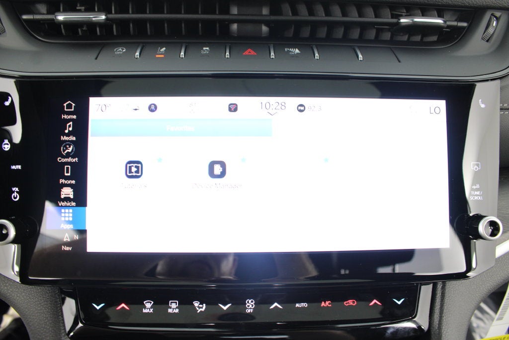 2027 Jeep Grand Cherokee Laredo Altitude