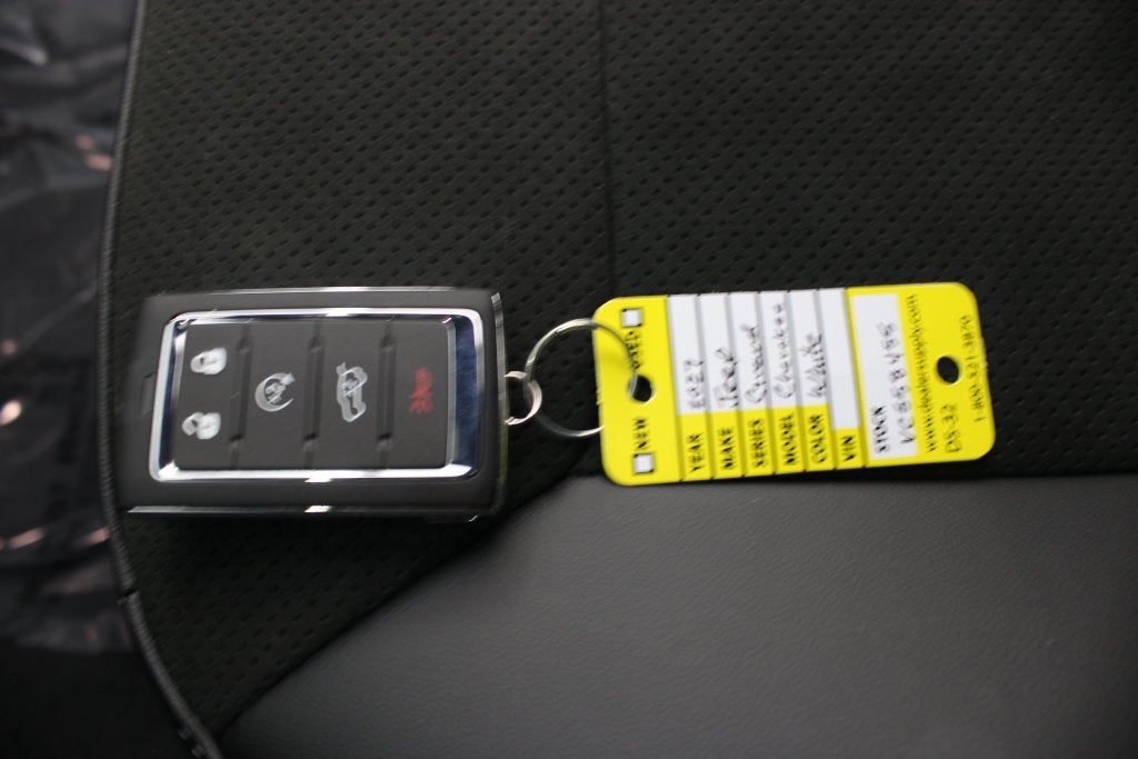 2027 Jeep Grand Cherokee Laredo Altitude