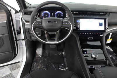 2027 Jeep Grand Cherokee Laredo Altitude