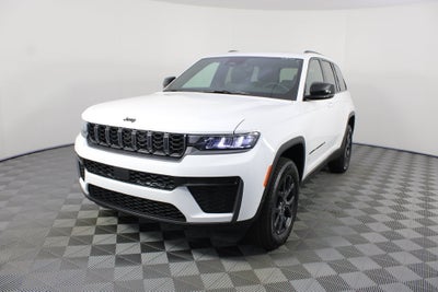 2027 Jeep Grand Cherokee Laredo Altitude