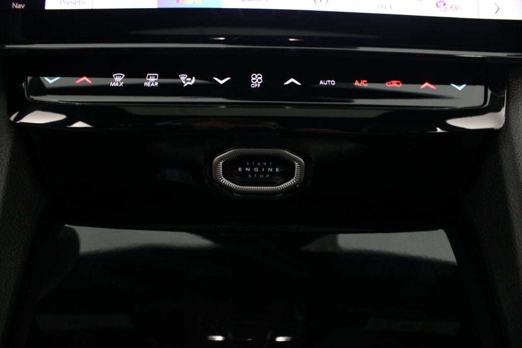 2027 Jeep Grand Cherokee Laredo Altitude