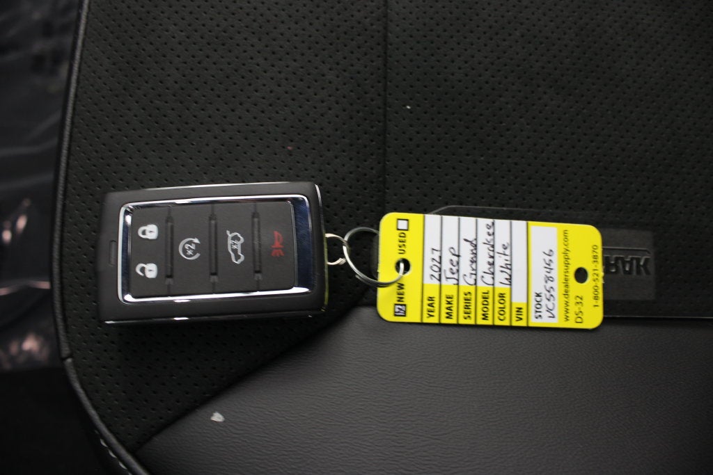 2027 Jeep Grand Cherokee Laredo Altitude