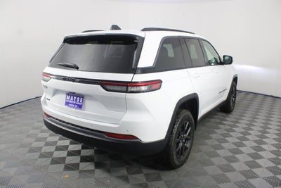 2027 Jeep Grand Cherokee Laredo Altitude