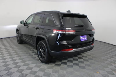 2027 Jeep Grand Cherokee Laredo Altitude