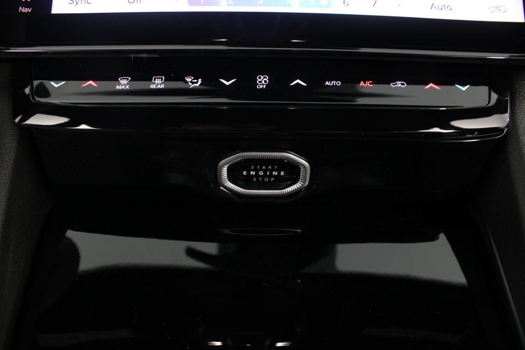 2027 Jeep Grand Cherokee Laredo Altitude
